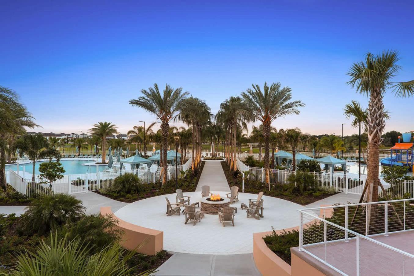 Stunning Rare Lake Front 7Br Holiday Home - Sleeps 14 - Pool, Hot Tub, & Games! Orlando Eksteriør billede